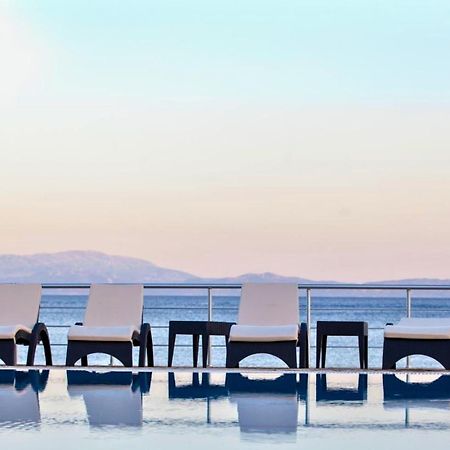 Blue Waves Luxury Suites By The Sea Plomari Exterior photo
